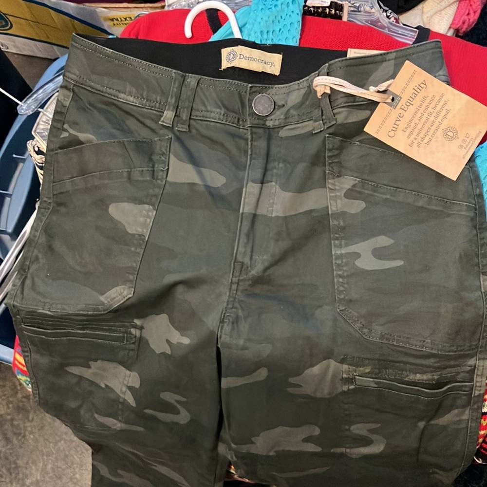 New pair of ladies pants size 12 by democracy with tags - Picture 3 of 8